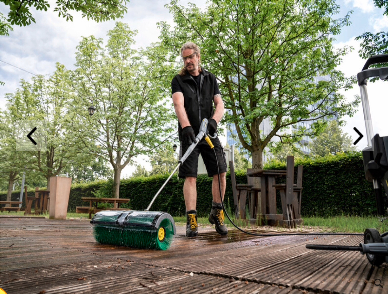 Rotary brush cleaner